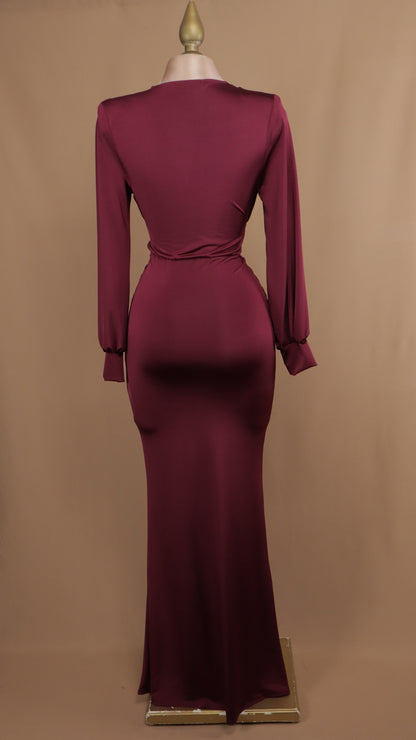 Vestido largo corte sirena escote v