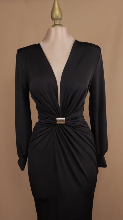 Vestido largo corte sirena escote v