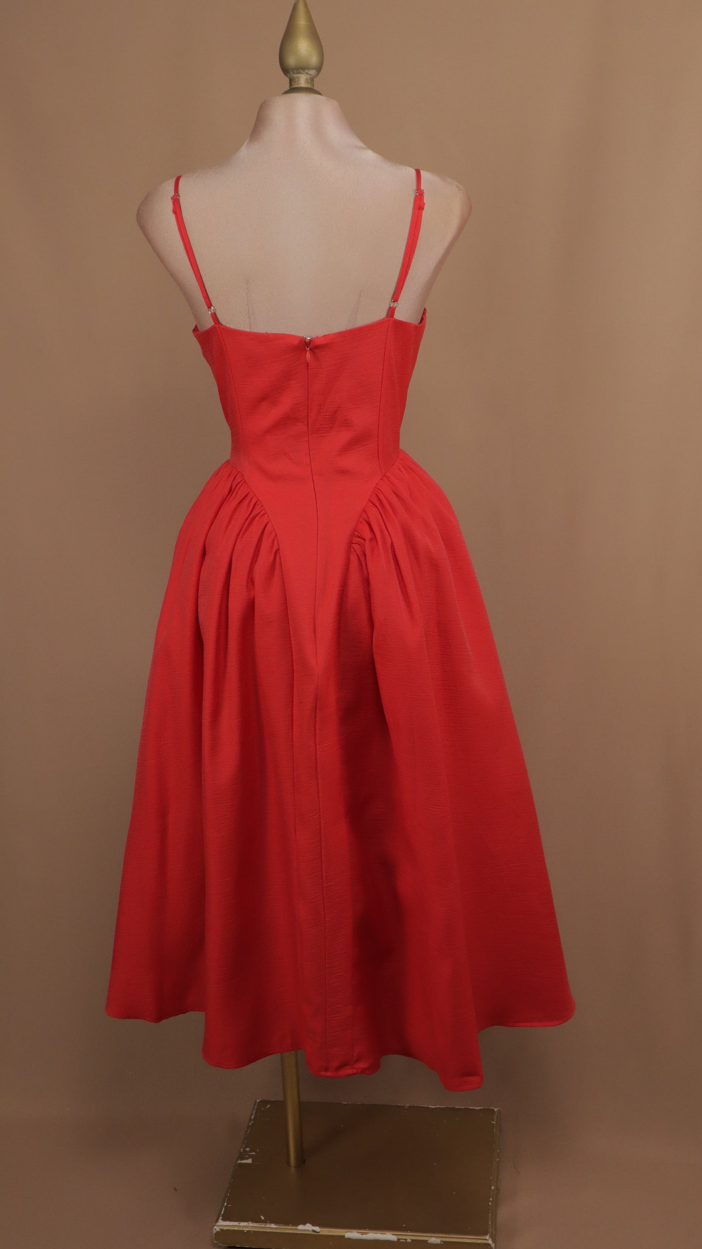 Vestido midi corte princesa