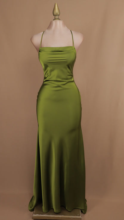 Vestido largo satinado con agujetas en la espalda