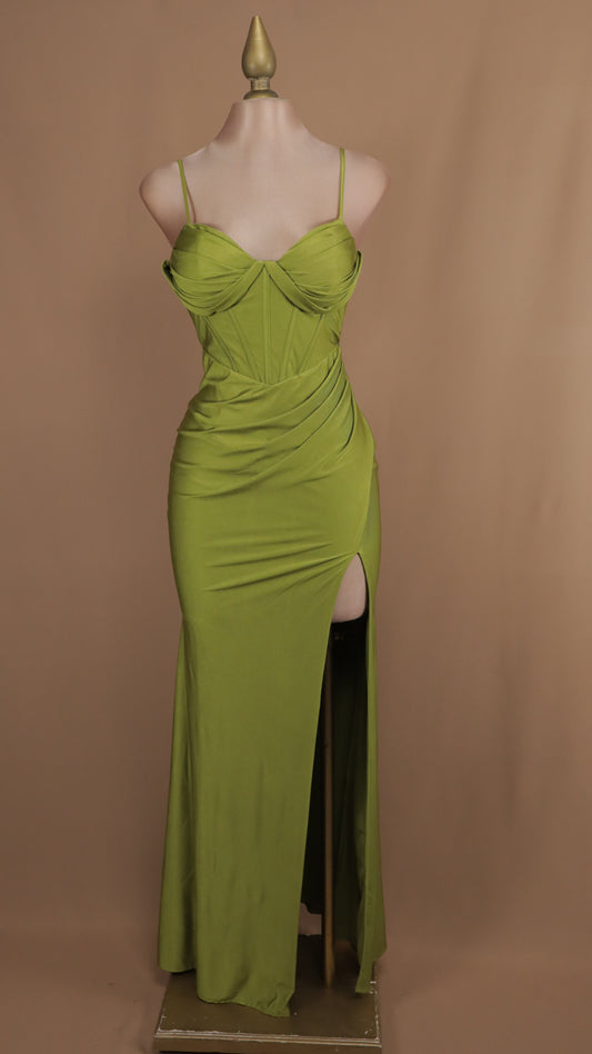 Vestido largo corte sirena con varilla y copa