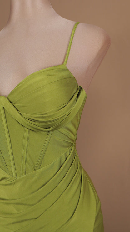 Vestido largo corte sirena con varilla y copa