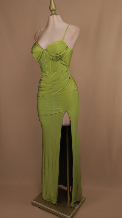 Vestido largo corte sirena con varilla y copa