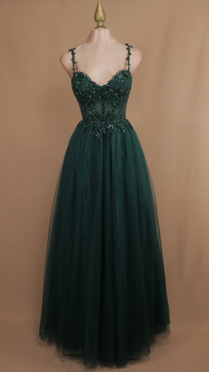 Vestido largo corte princesa con aplicación y corset
