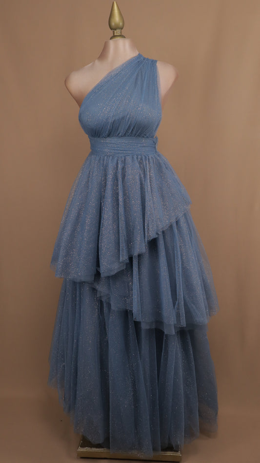 Vestido largo asimétrico con destellos  y olanes