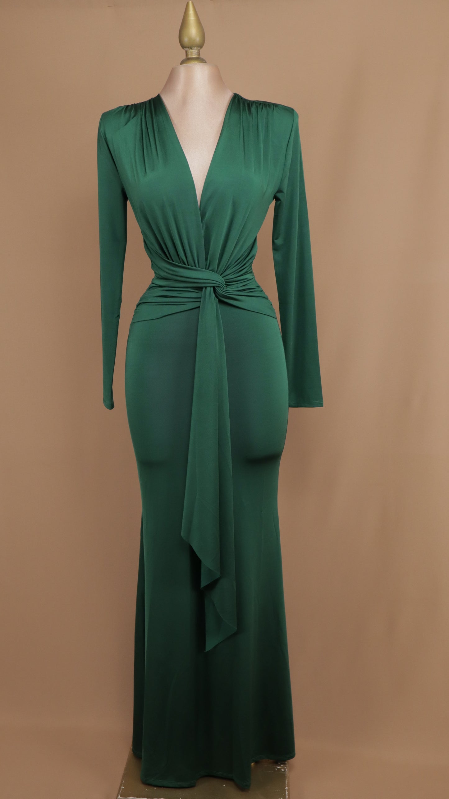 Vestido largo manga larga de licra con escote en V