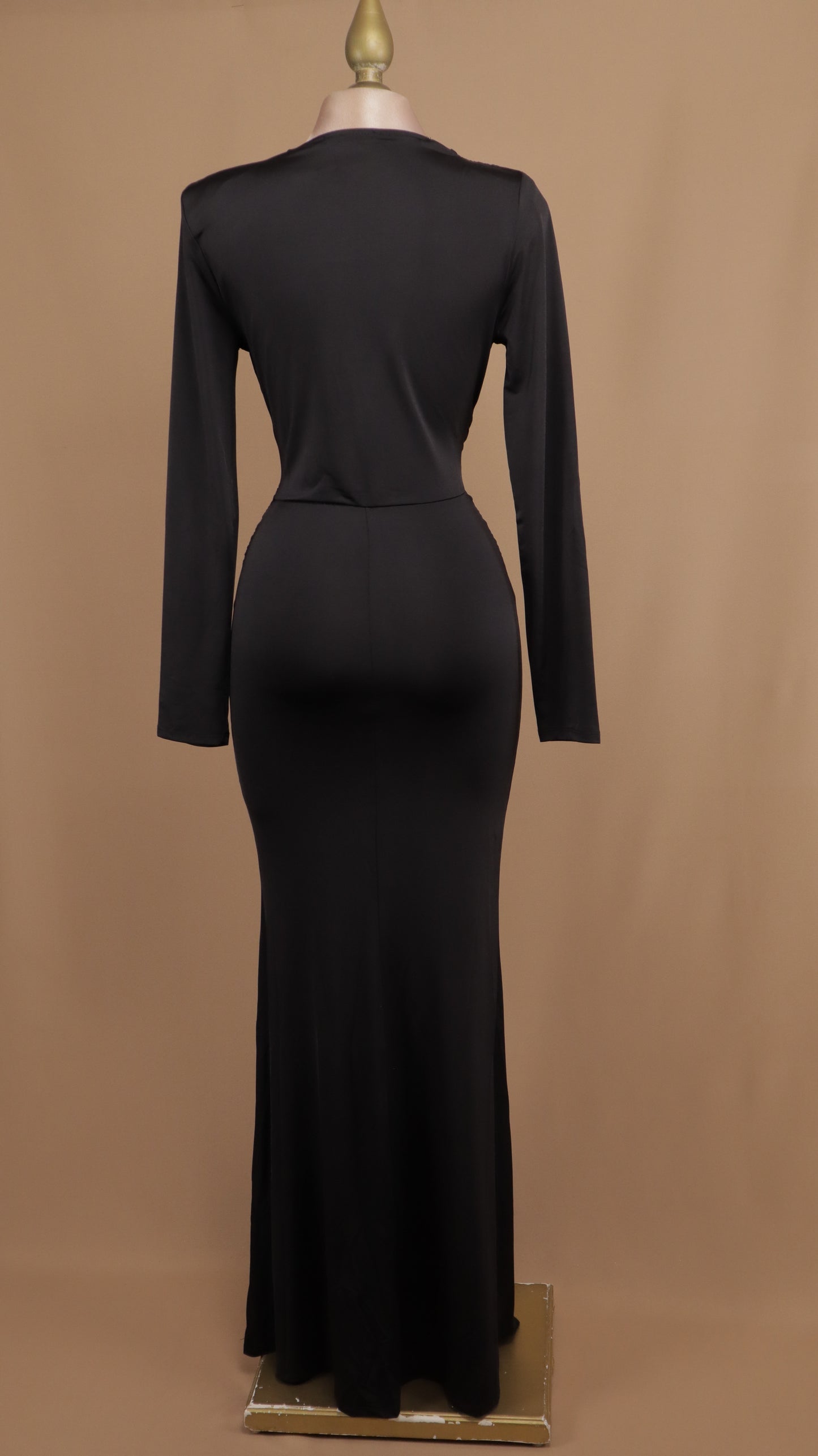 Vestido largo manga larga de licra con escote en V