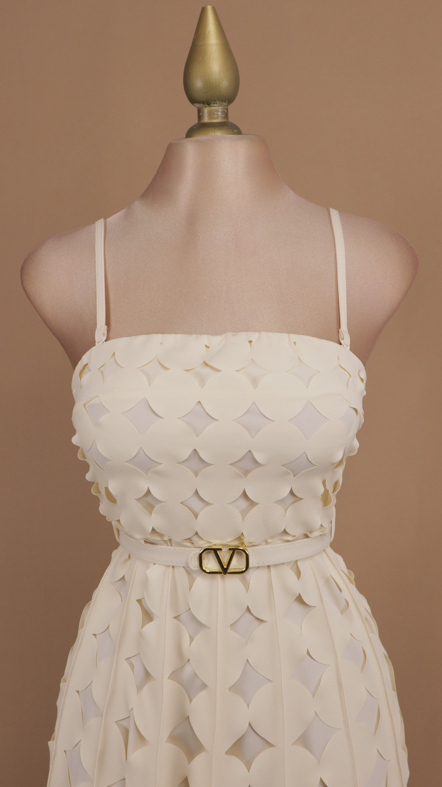 Vestido midi con diseño en círculos y cinto