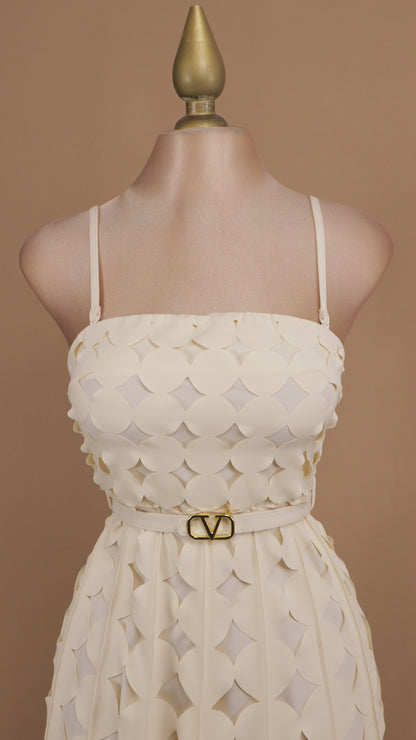 Vestido midi con diseño en círculos y cinto