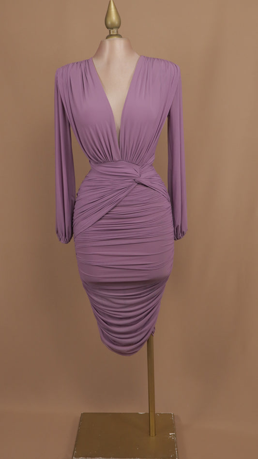 Vestido midi manga larga con plisado en cintura