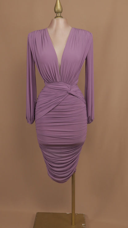 Vestido midi manga larga con plisado en cintura
