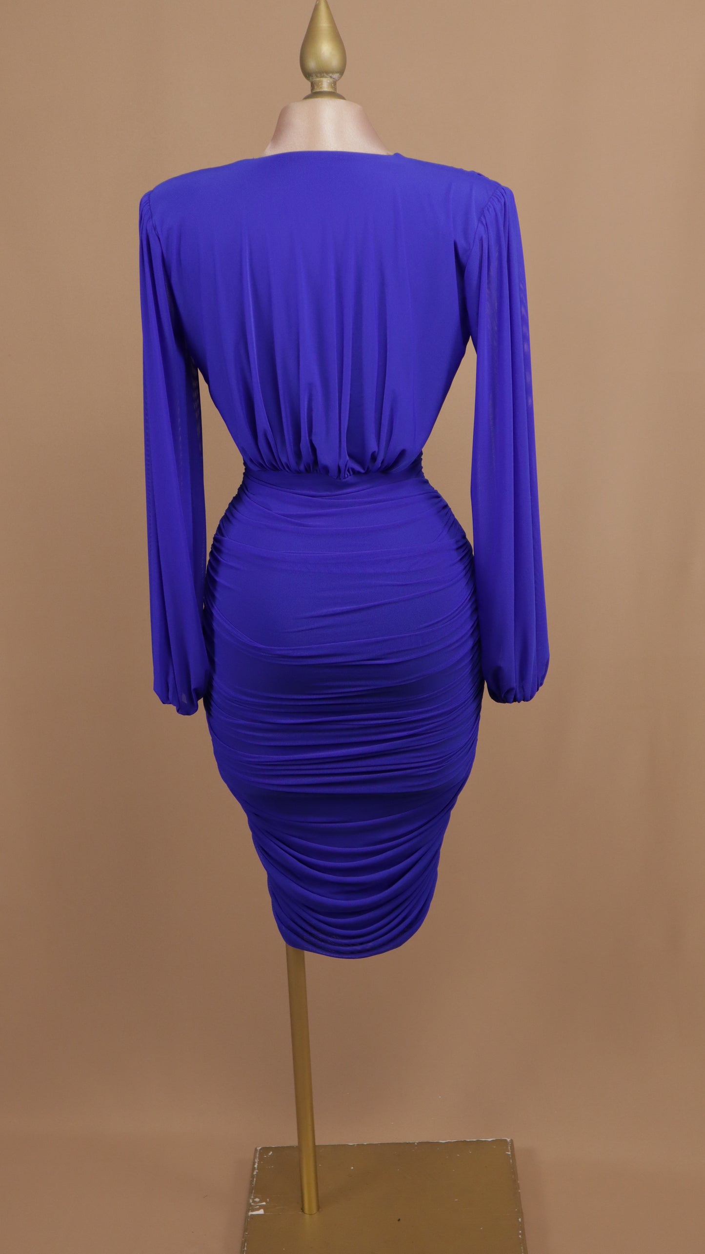 Vestido midi manga larga con plisado en cintura