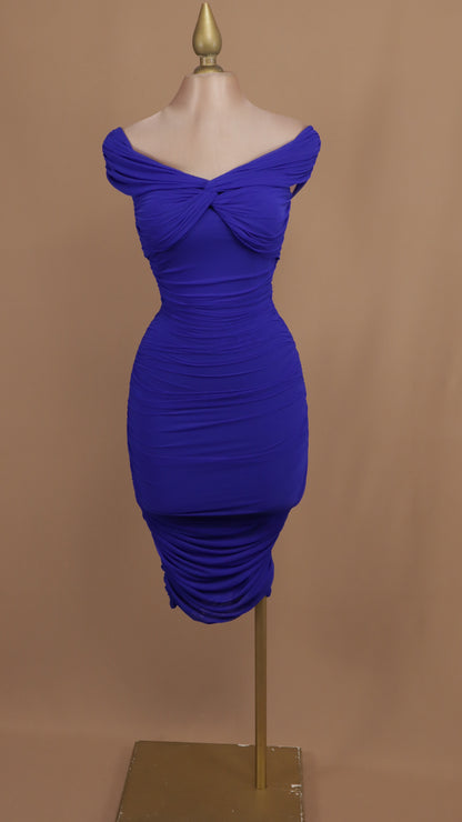 Vestido midi corrugado al hombro