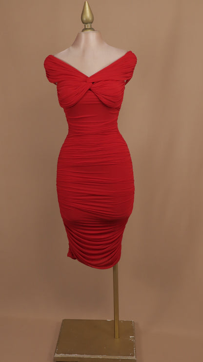 Vestido midi corrugado al hombro