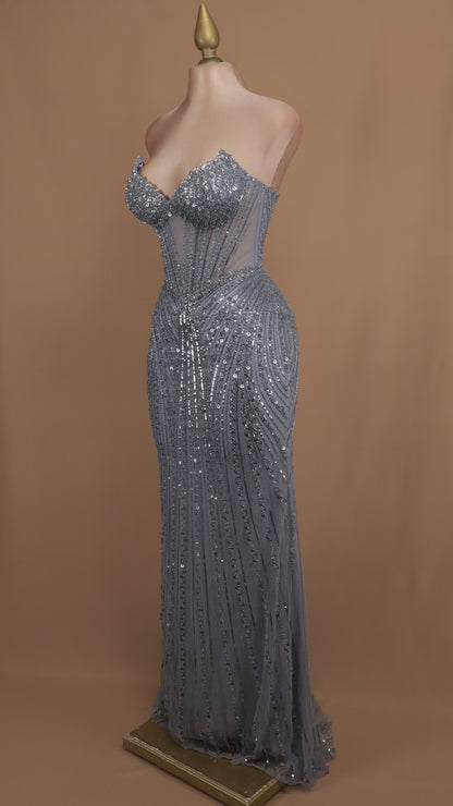 Vestido largo con pedrería y corset