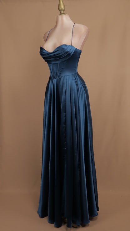 Vestido largo linea a con corset