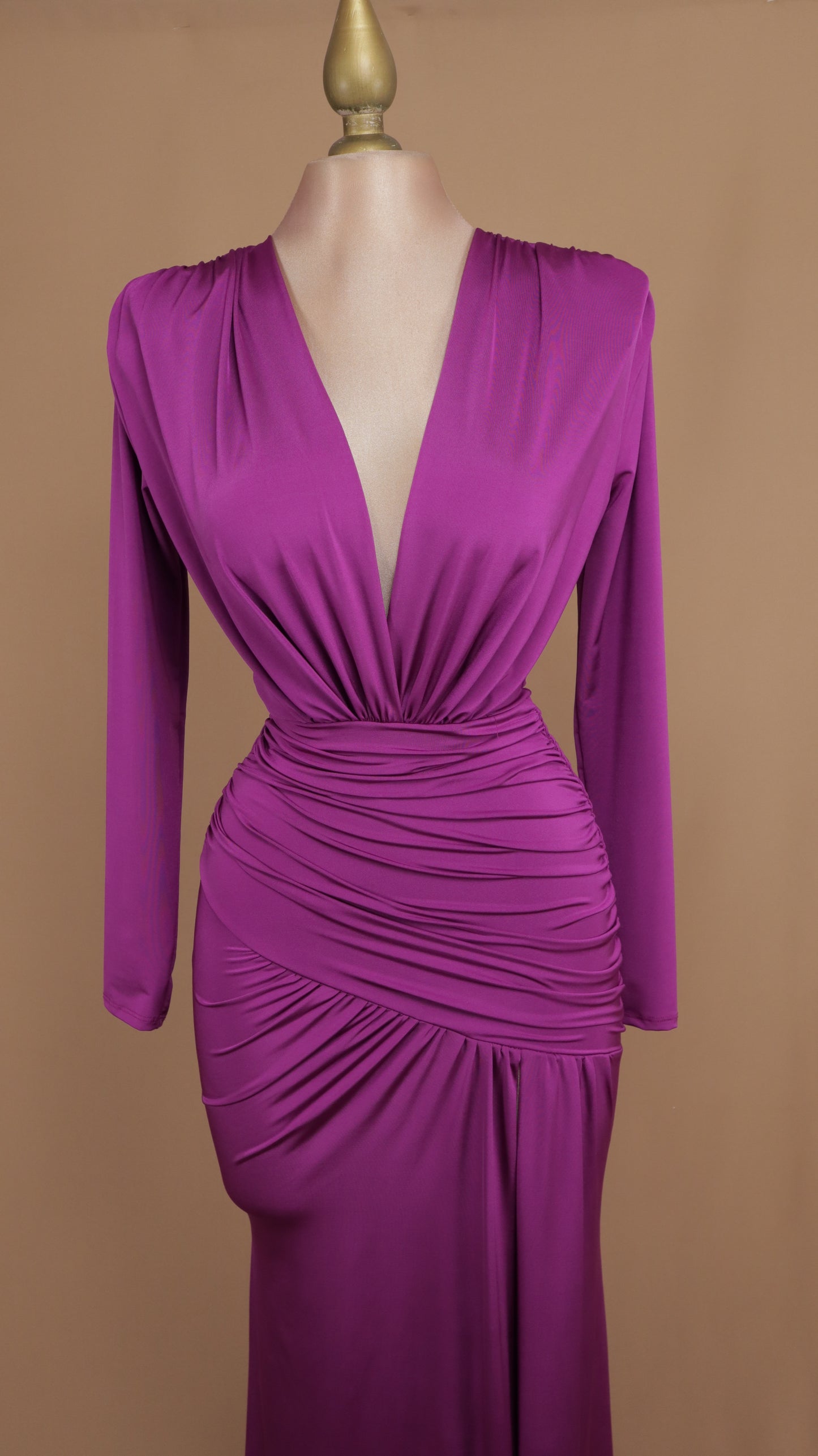 Vestido largo manga larga con escote en V