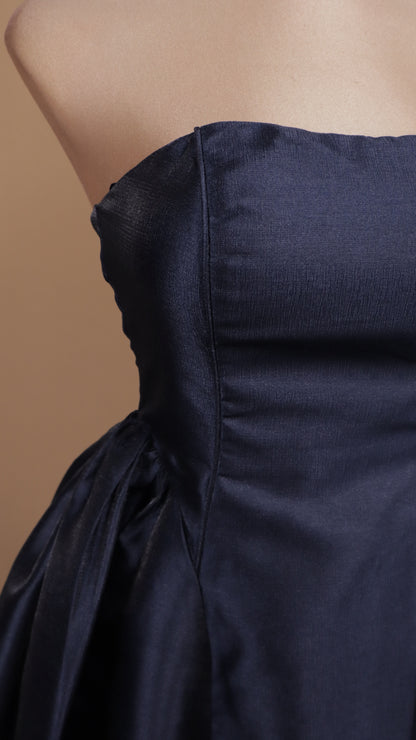 Vestido maxi estraple con línea A