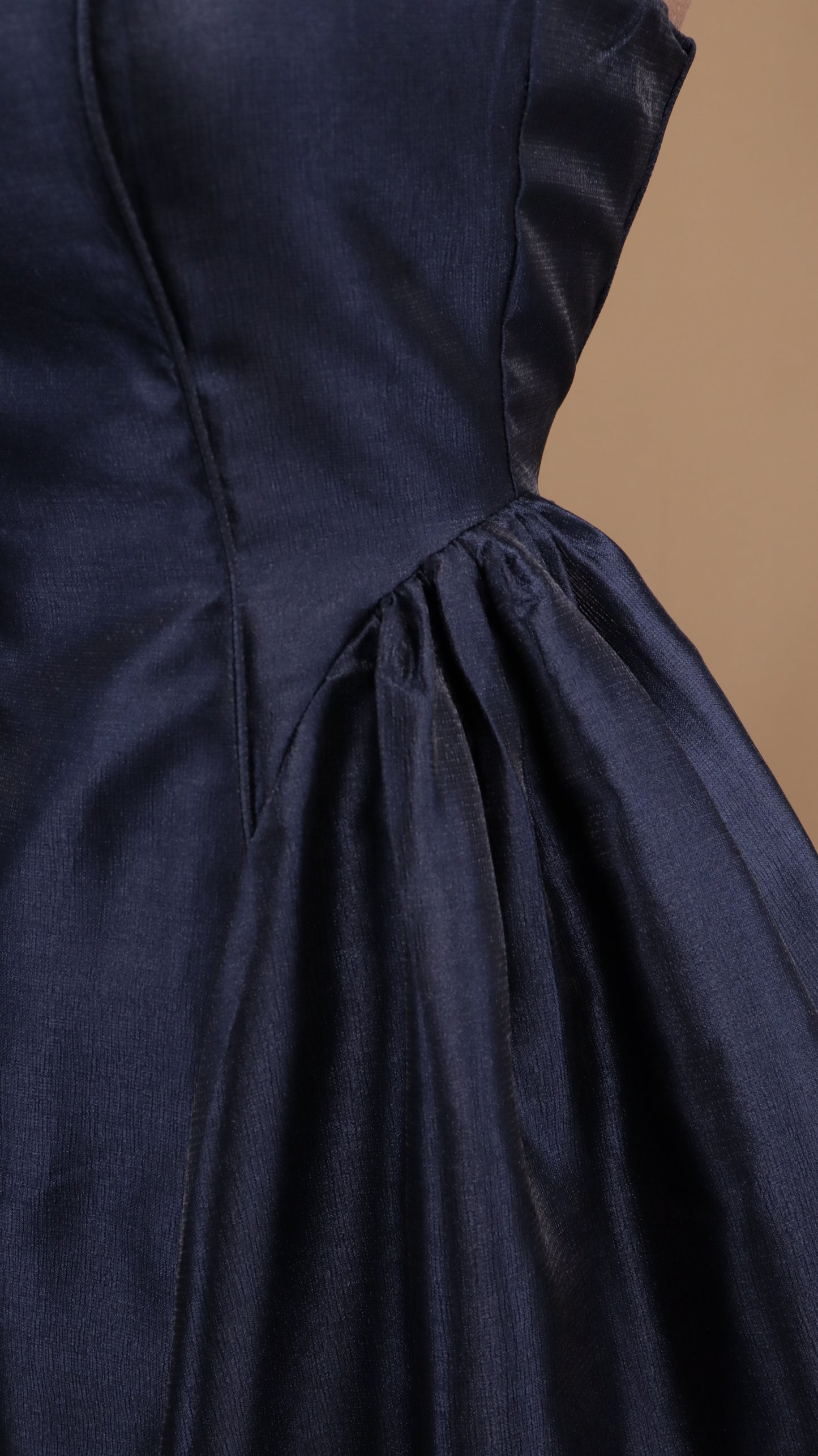 Vestido maxi estraple con línea A