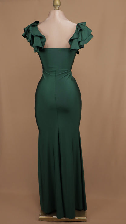 Vestido de licra con manga de olanes y abertura