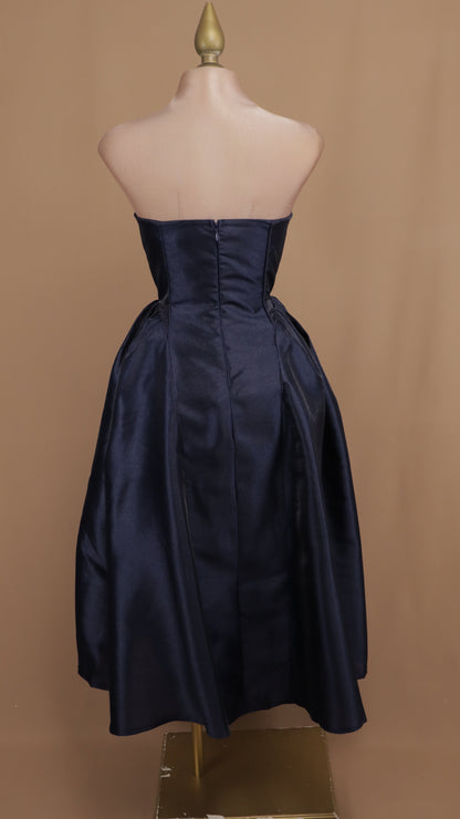 Vestido maxi estraple con línea A