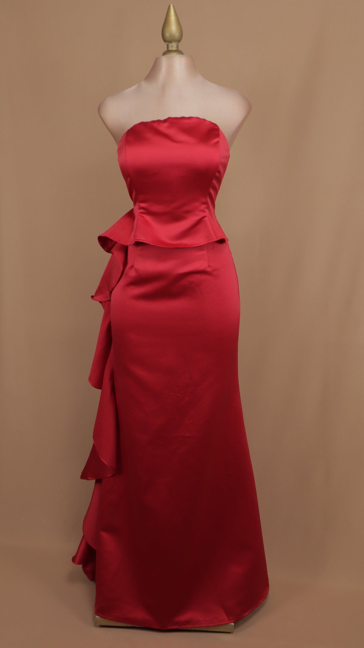 Vestido largo estraple con olan