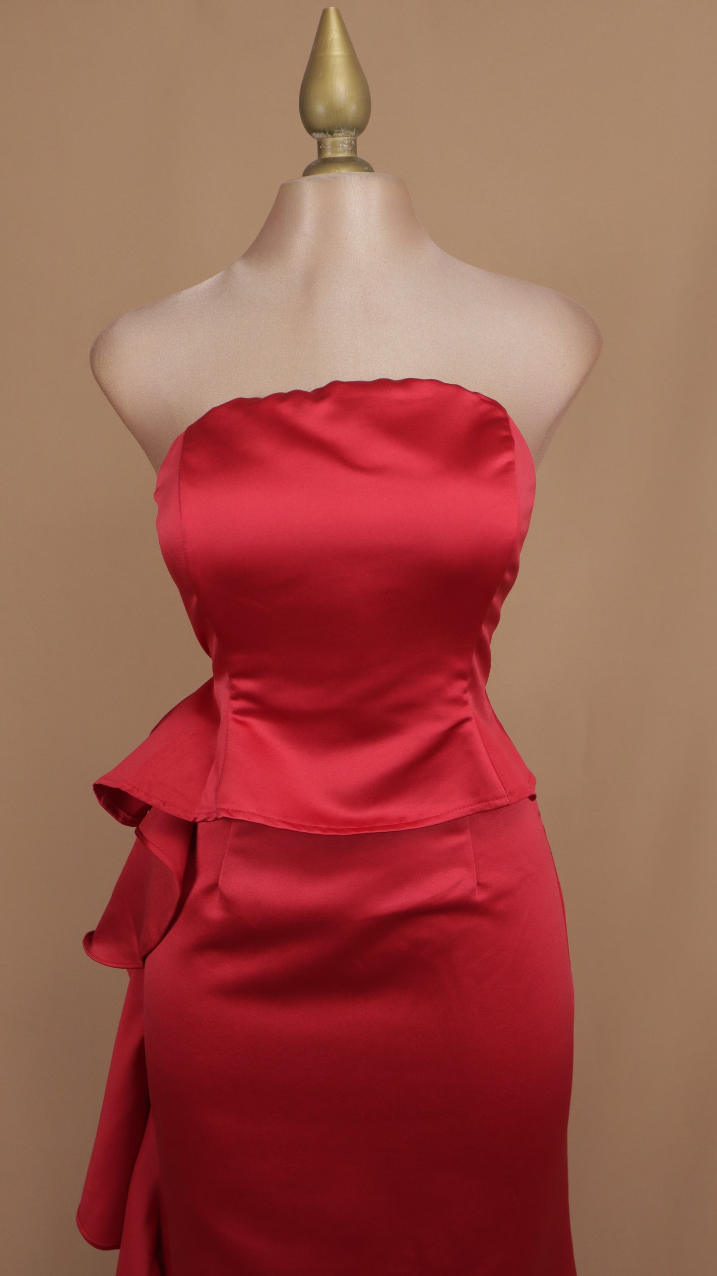 Vestido largo estraple con olan