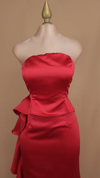 Vestido largo estraple con olan