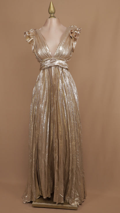 Vestido largo con escarola y escote