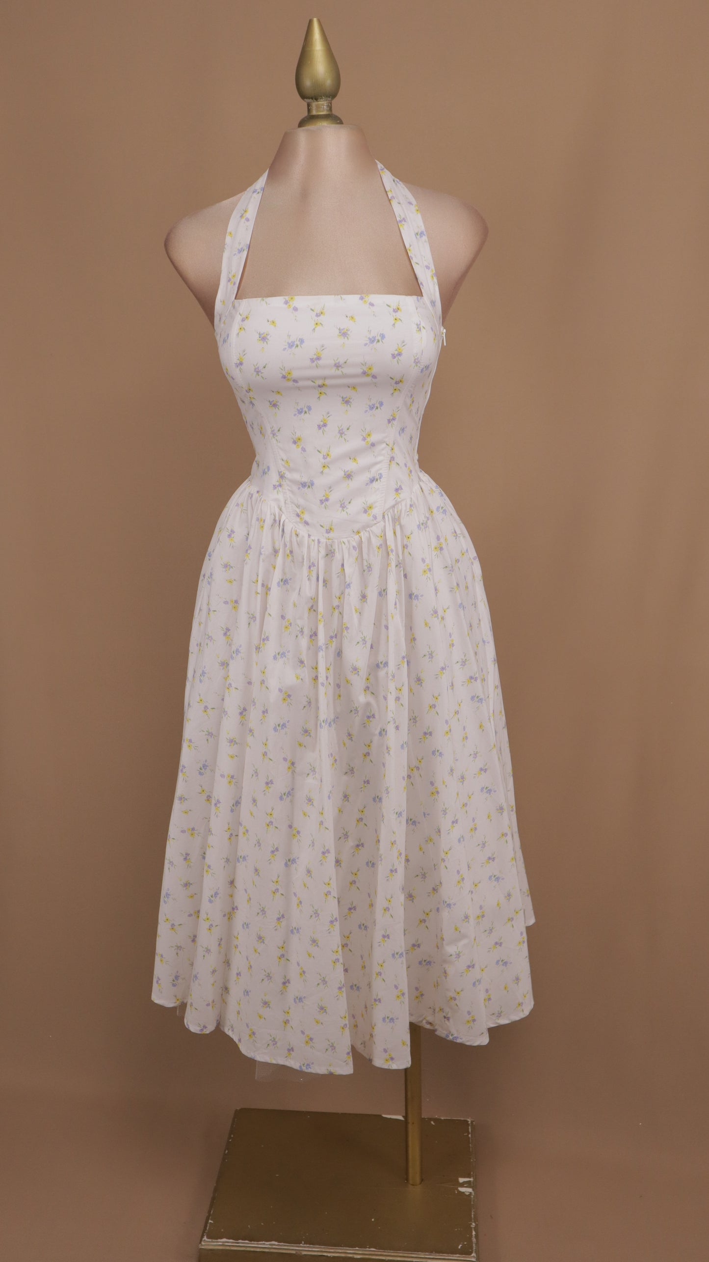 Vestido midi cuello halter estampado