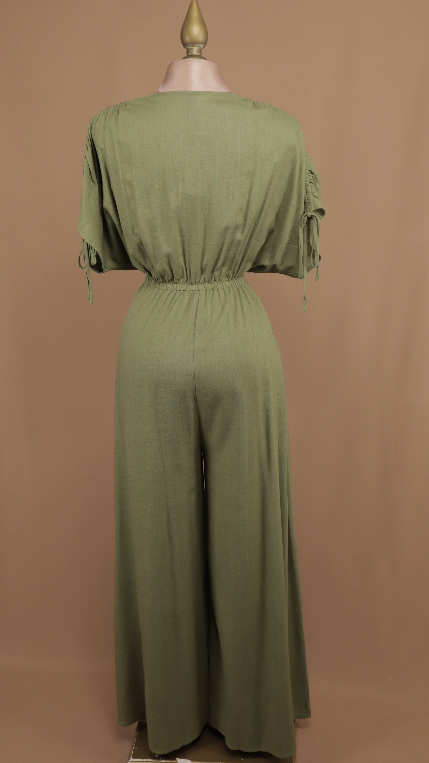 Palazzo tipo lino con escote