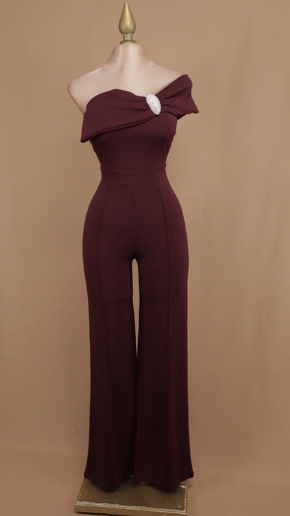 Palazzo asimétrico con aplicación en botón en hombro