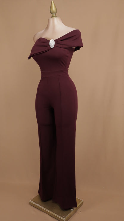 Palazzo asimétrico con aplicación en botón en hombro