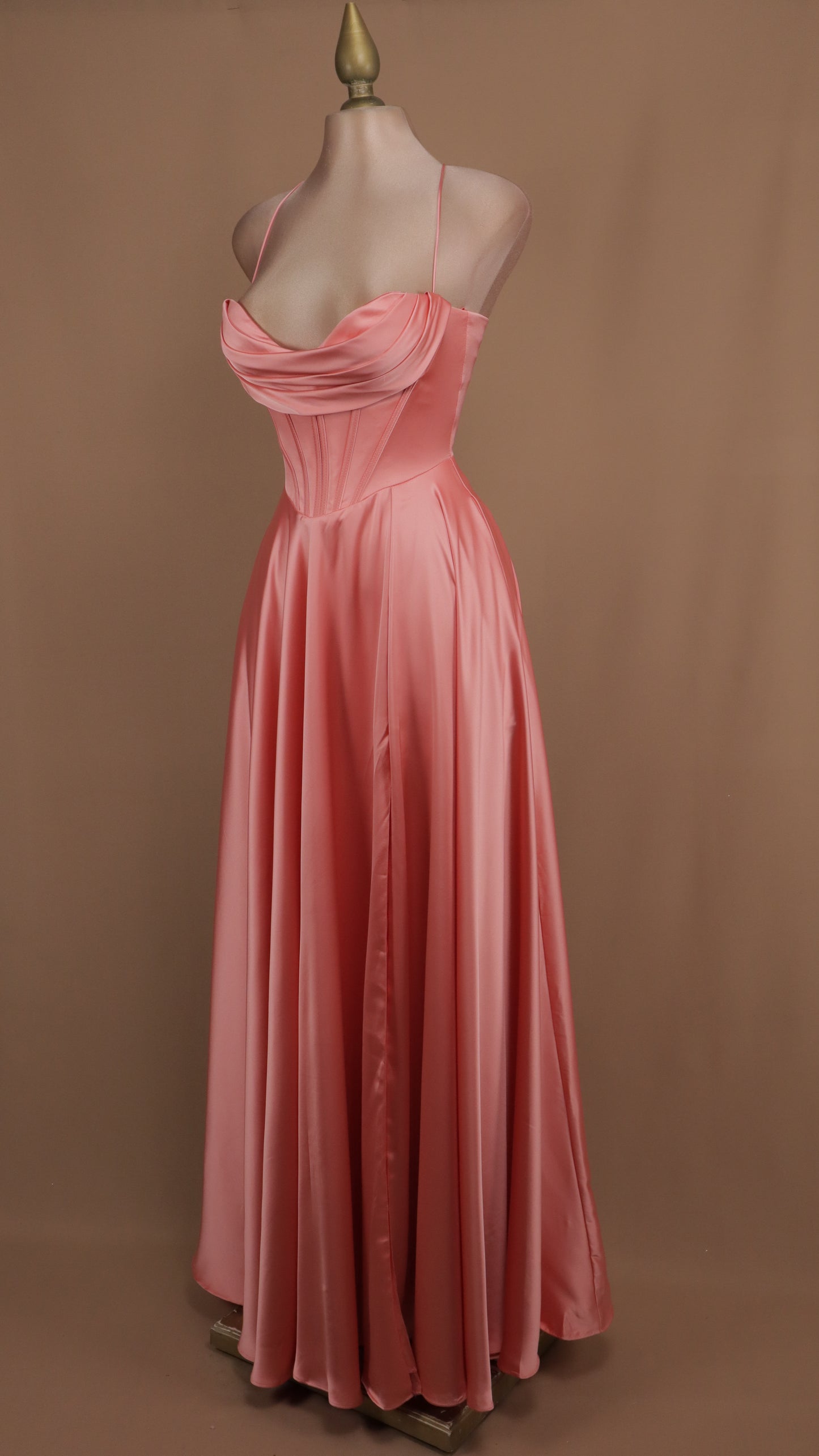 Vestido largo linea a con corset