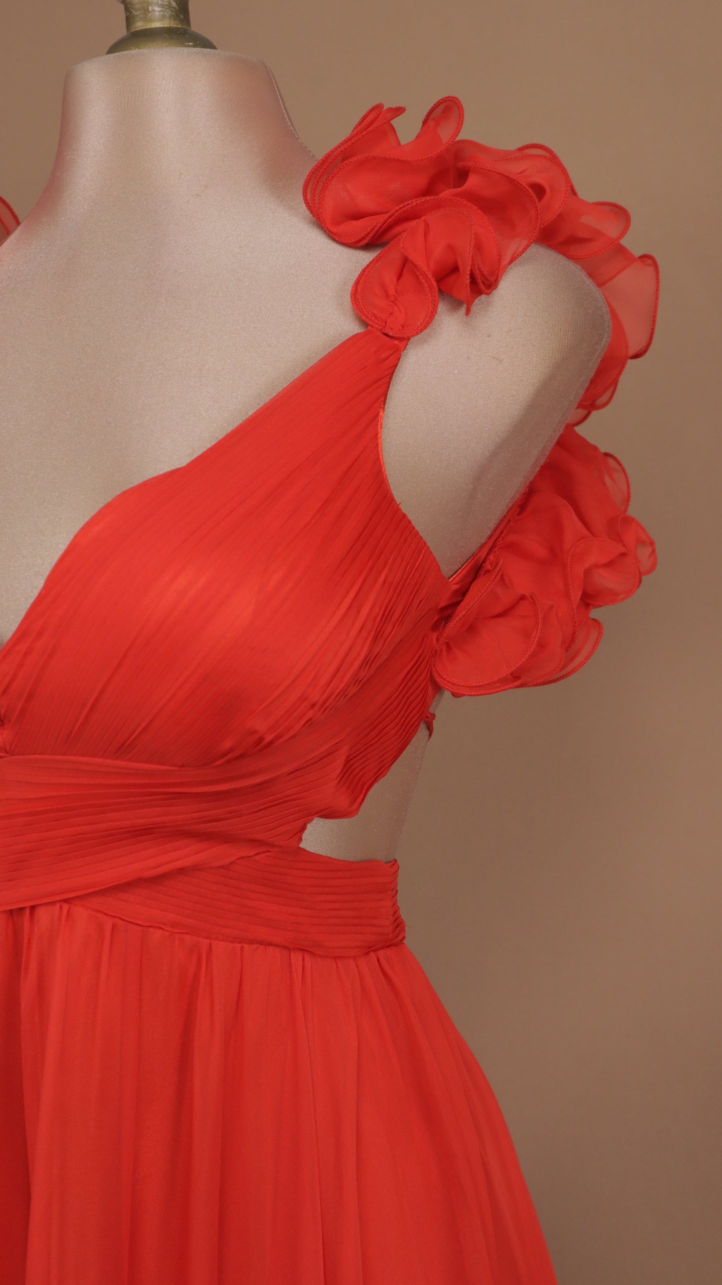 Vestido largo escarola con escote