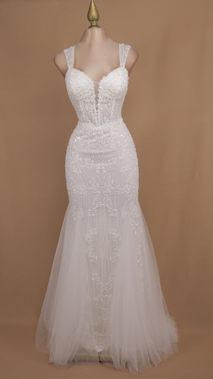 Vestido largo con tirantes y aplicación