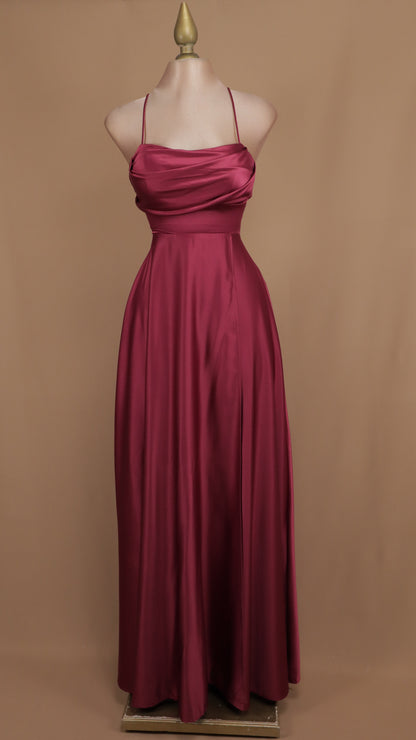 Vestido largo línea A con escote en la espalda