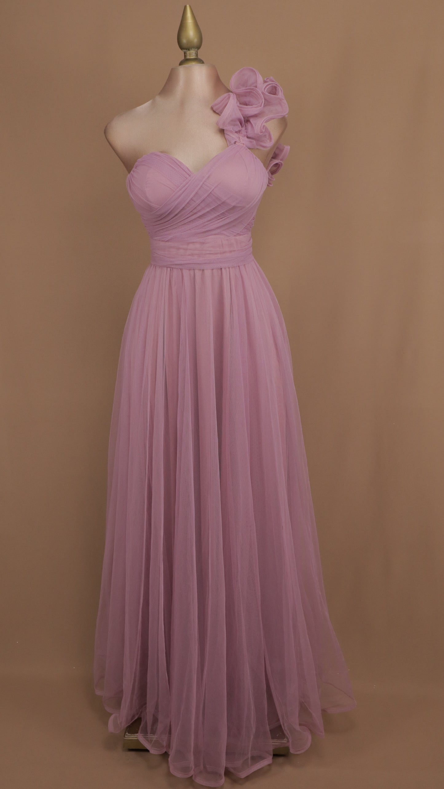 Vestido largo de tul con escote corazón