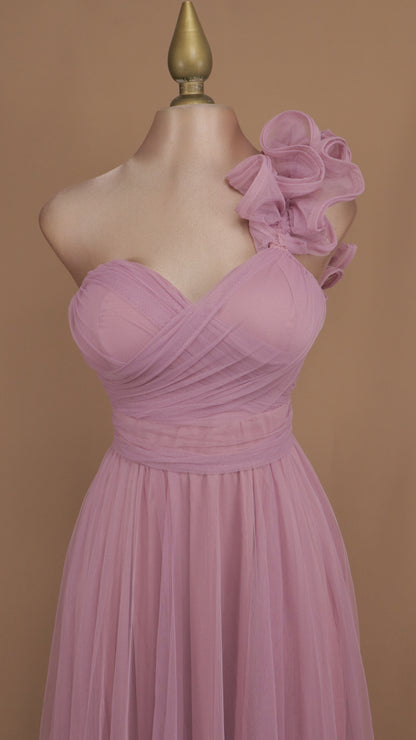 Vestido largo de tul con escote corazón