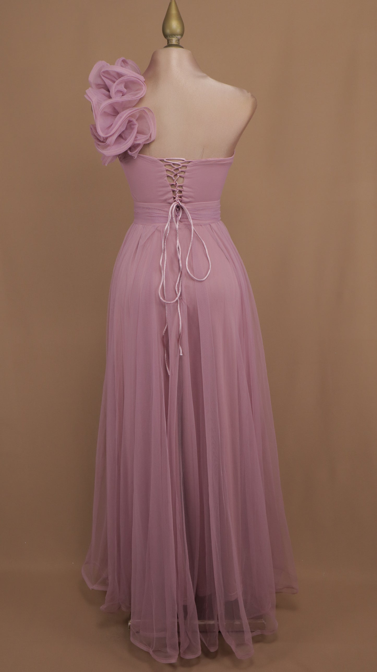 Vestido largo de tul con escote corazón