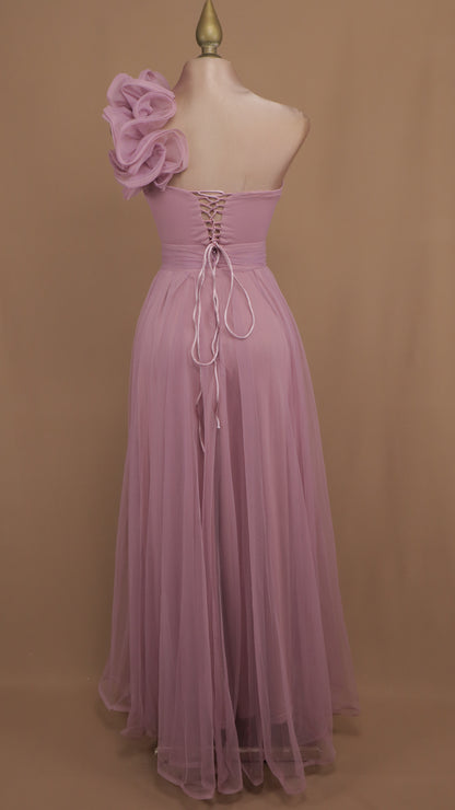 Vestido largo de tul con escote corazón