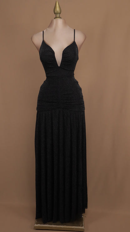 Vestido largo con escote en la espalda y tirante con destello