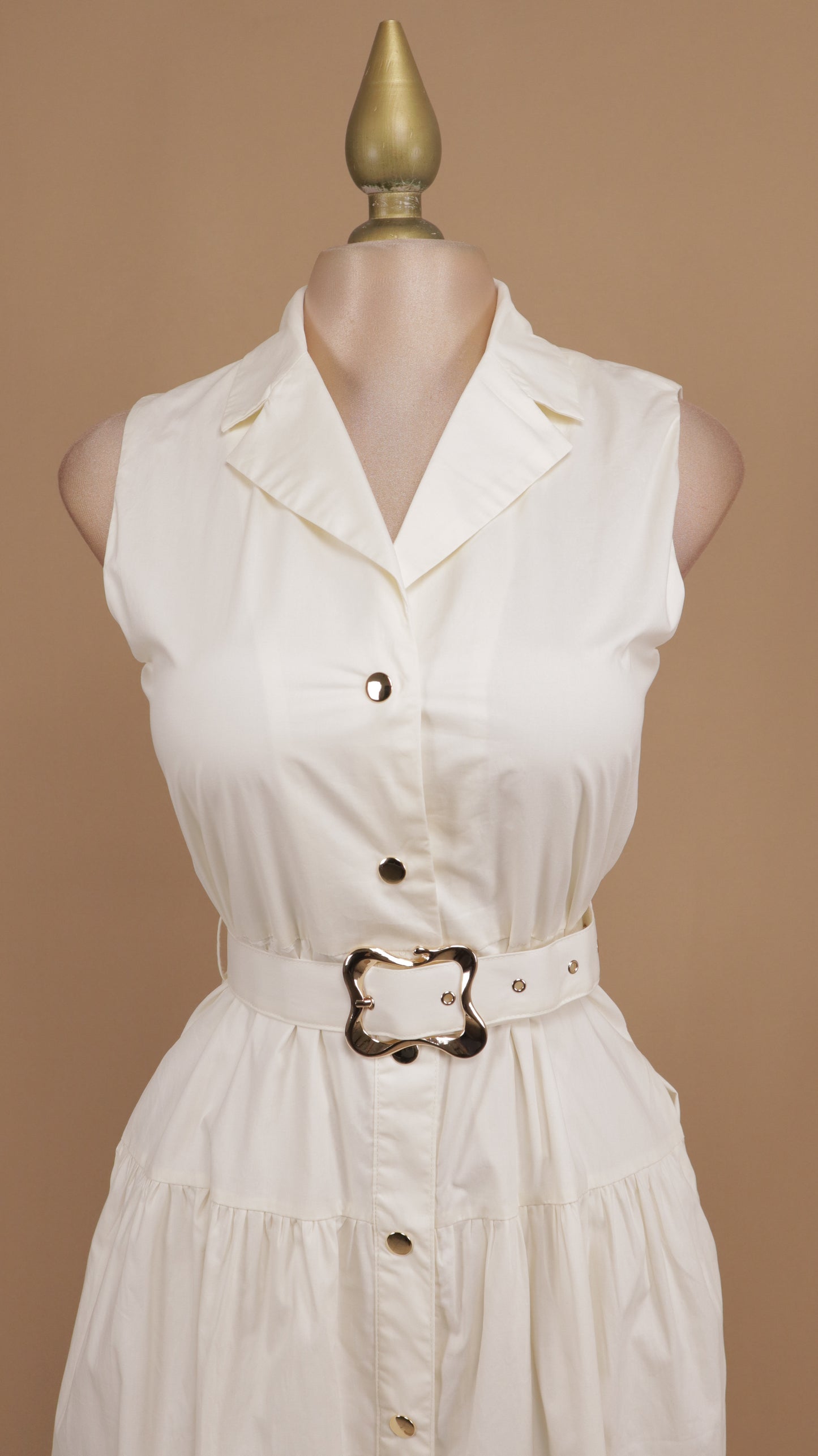 Vestido midi con cuello y cinto