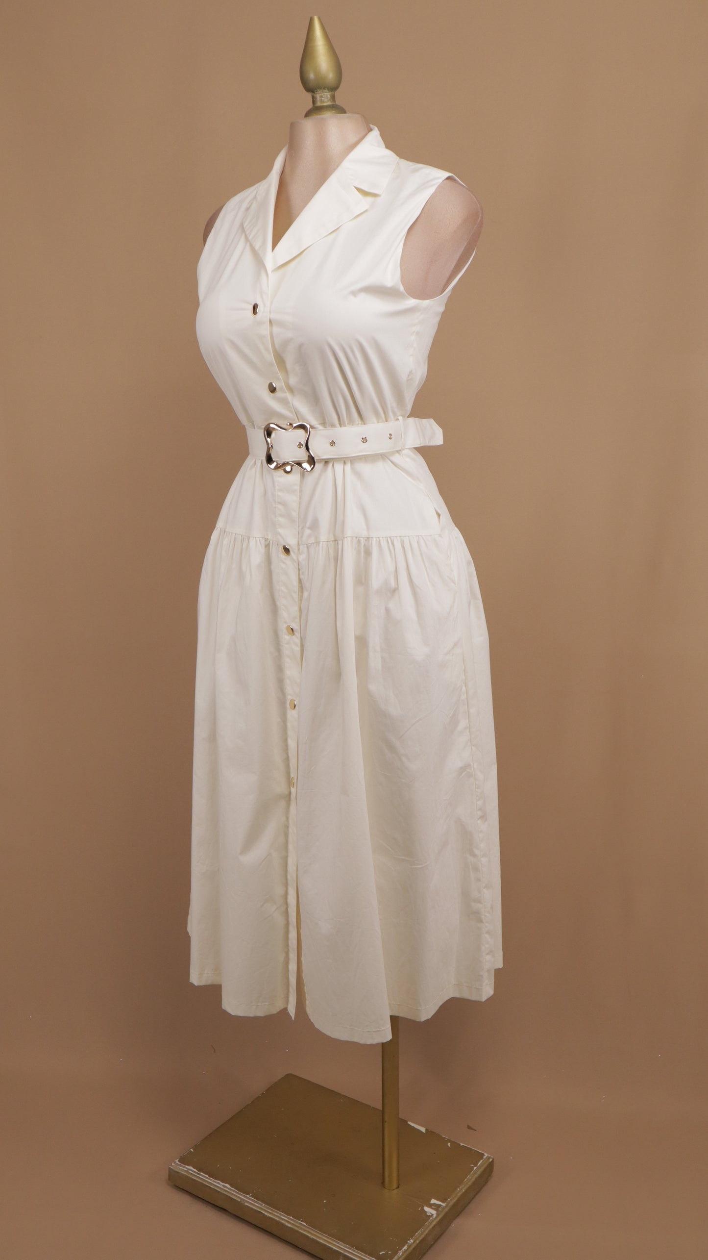 Vestido midi con cuello y cinto