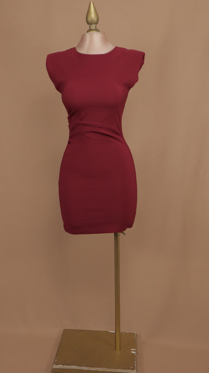 Vestido corto con manga resacada