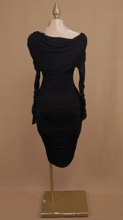 Vestido midi al hombro pegadito con manga larga