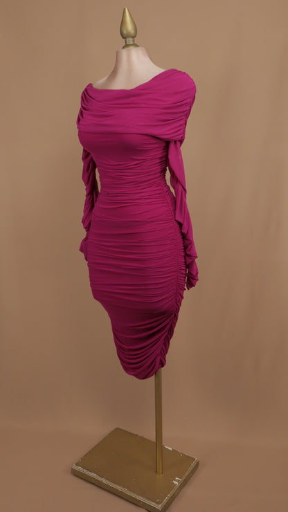 Vestido midi al hombro pegadito con manga larga