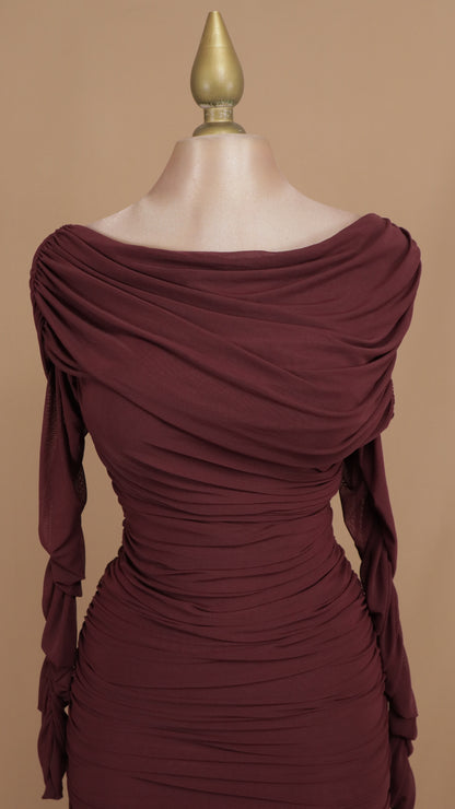 Vestido midi al hombro pegadito con manga larga