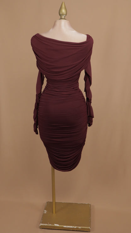 Vestido midi al hombro pegadito con manga larga