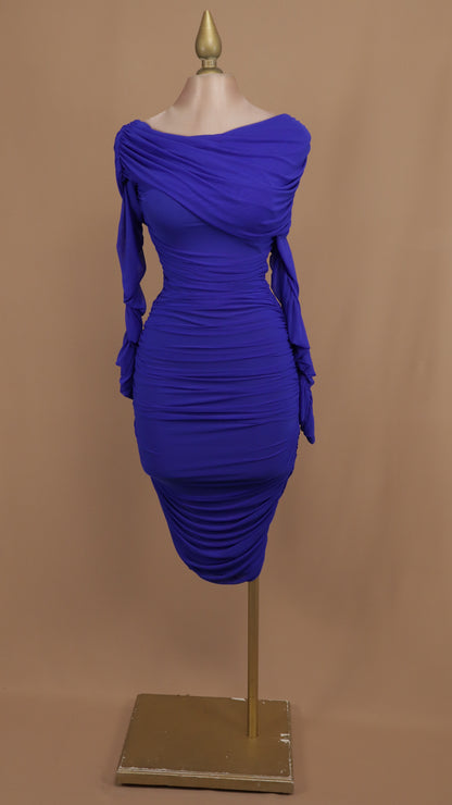 Vestido midi al hombro pegadito con manga larga